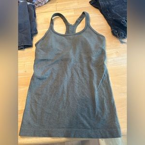Lululemon tank